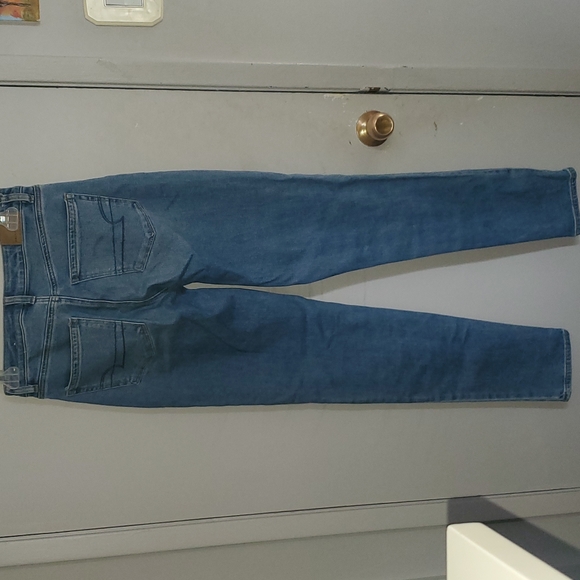 American Eagle Mom Jeans - Picture 4 of 7
